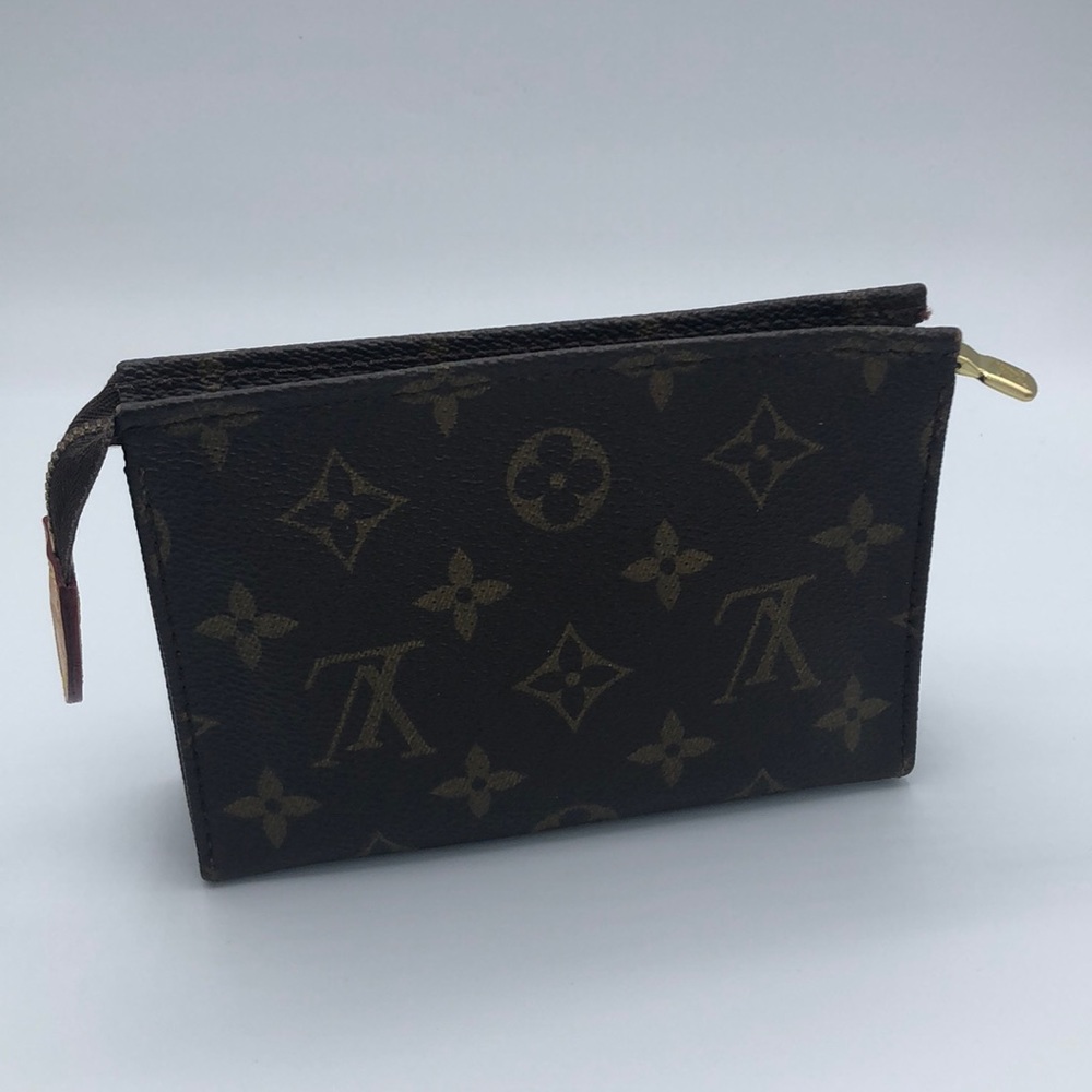 Vintage Louis Vuitton toiletry 15